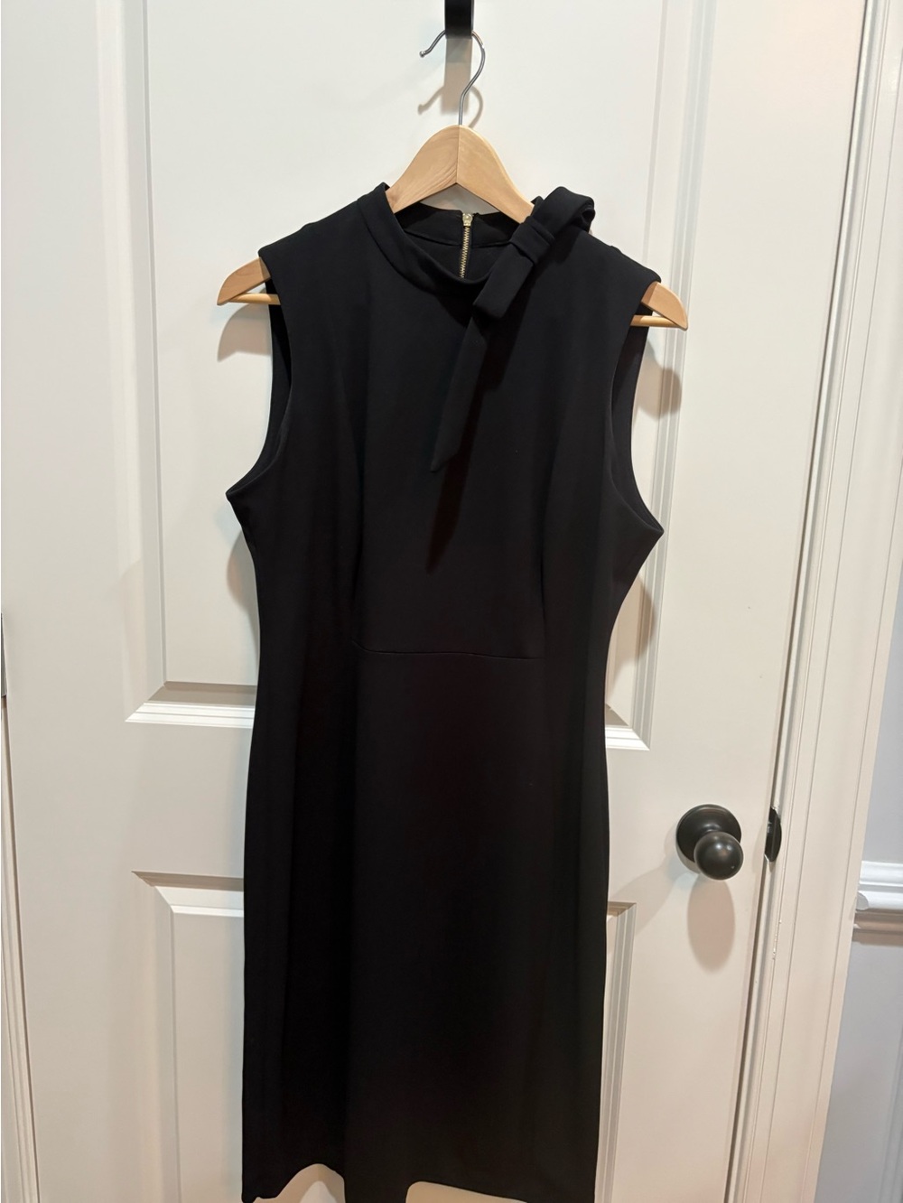 Calvin Klein Tie-Neck Sleeveless Sheath Dress in black